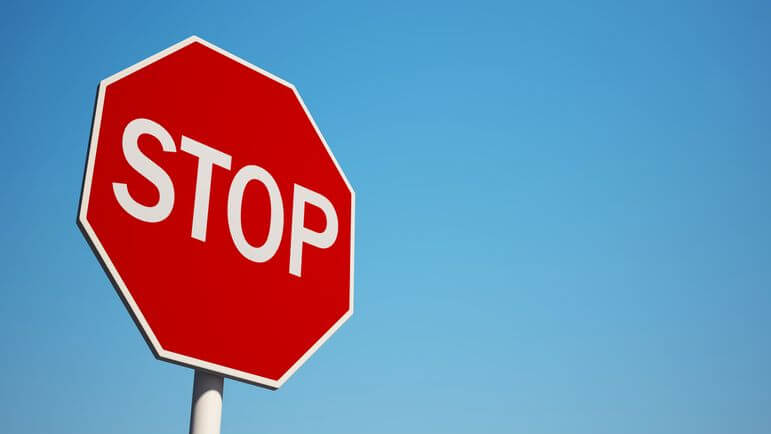 Publicité suspendue, car non conforme à la réglementation qui lui est applicable.