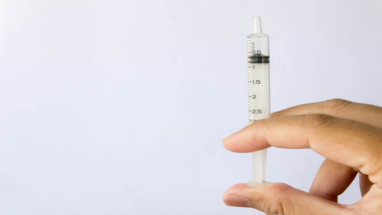 Les erreurs concernent principalement les faibles volumes de dose prescrits (0,25 à 1,5 mL). 