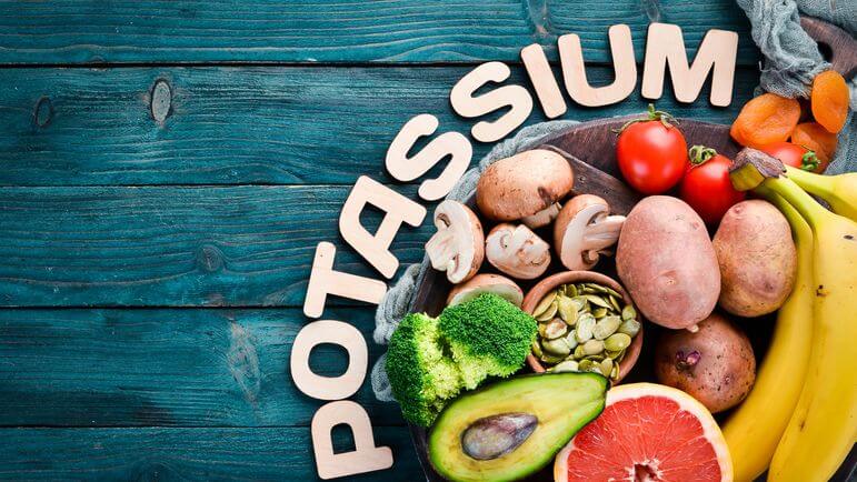 Chocolat, bananes, légumes et produits laitiers figurent parmi les aliments riches en potassium.